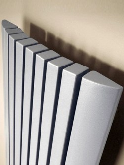 radiador moderno, radiador en el pasillo, radiador vertical, radiador de pasillo, 